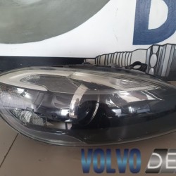 Right headlight VOLVO V40 31283333