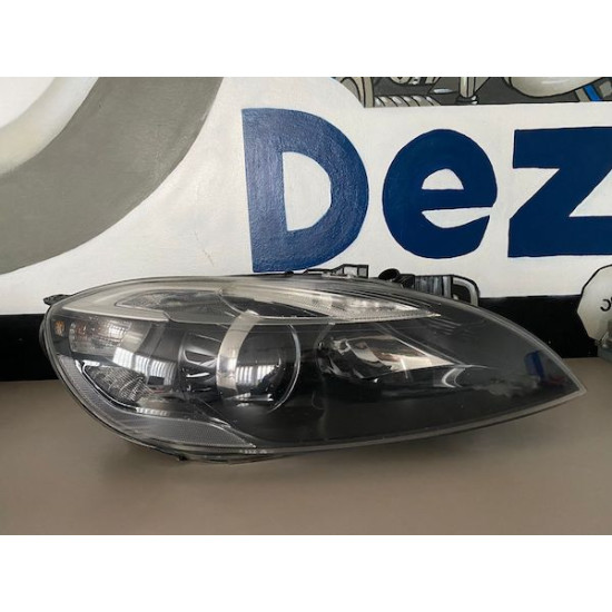 Right headlight xenon Volvo V40 2012-2018 31283335 