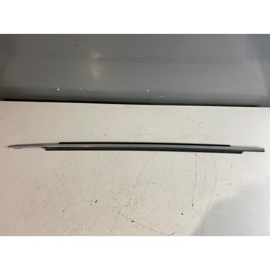 Door Window Belt Weatherstrip Right Front Volvo XC90 30661284 30753851