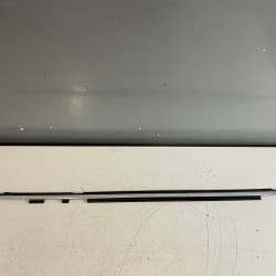 Door Window Belt Weatherstrip Right Rear Volvo XC90 30661286 30753853