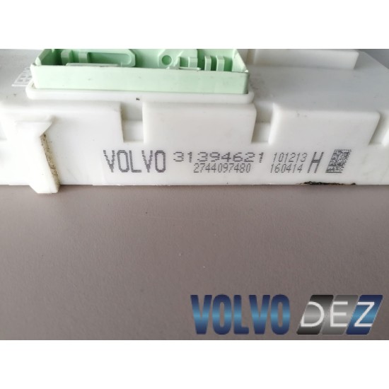 Fuse box VOLVO V40 31394621