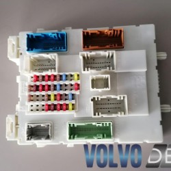 Fuse box VOLVO V40 31394621