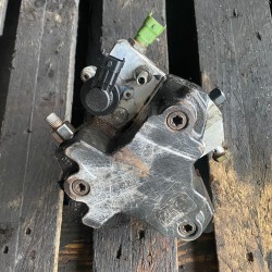 High pressure fuel pump VOLVO XC70 S60 XC90 V70 S80 C30 V50 C70 8692521 36001127 30756125 31303475