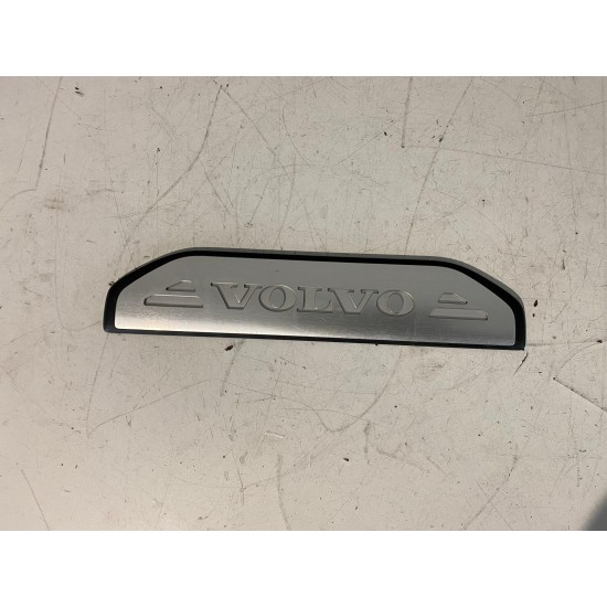 Set ornamente exterioare prag VOLVO XC60 30721136 31265141 31265140