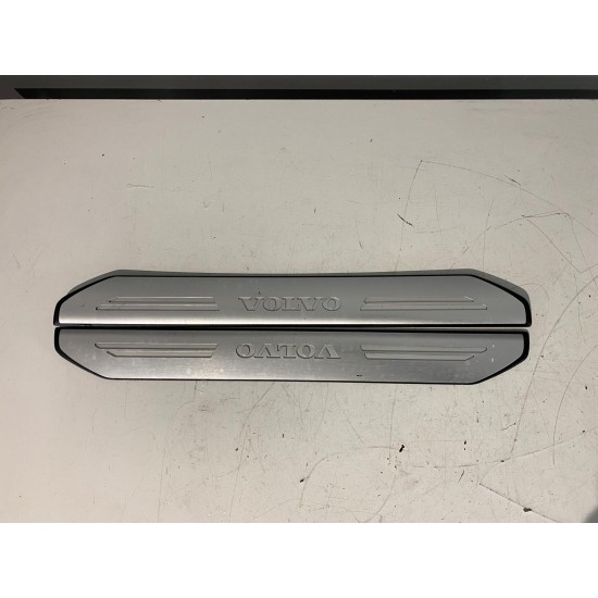 Set ornamente exterioare prag VOLVO XC60 30721136 31265141 31265140