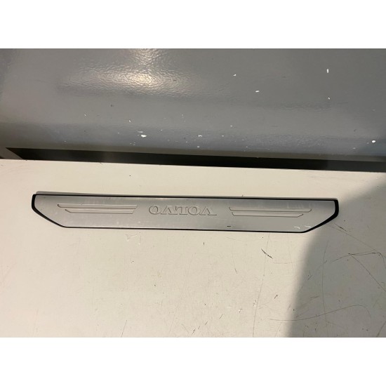 Set ornamente exterioare prag VOLVO XC60 30721136 31265141 31265140