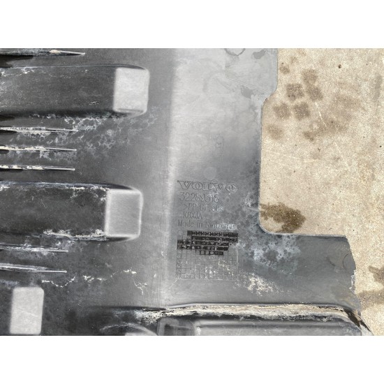 Left side cover underbody VOLVO V60CC 32289318