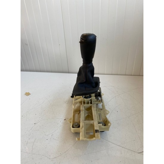 Schimbator viteze manual VOLVO S40 V50 30711902 31325014