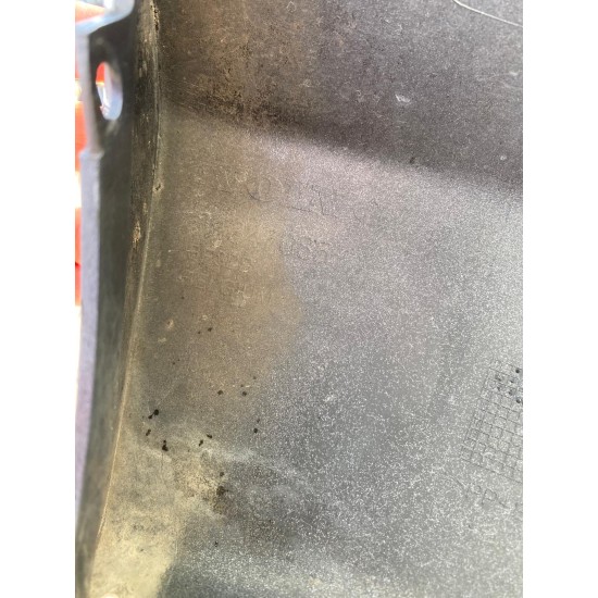 Bara fata cu gauri de spalator Volvo V40 R-Design 31347085