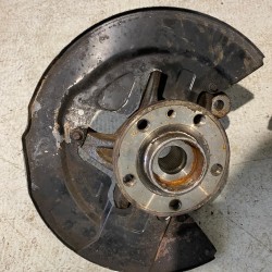 Front right steering knuckle VOLVO V60 D6 HYBRID 6G91-3K170-A 31201286