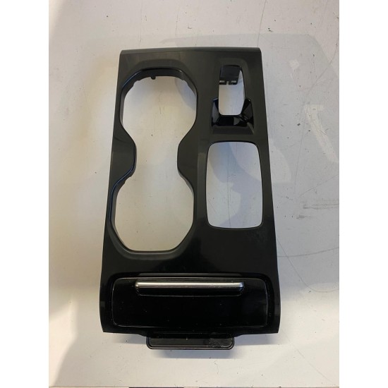 Ornament scrumiera suport pahare Volvo XC40 2020 31469010 31694797