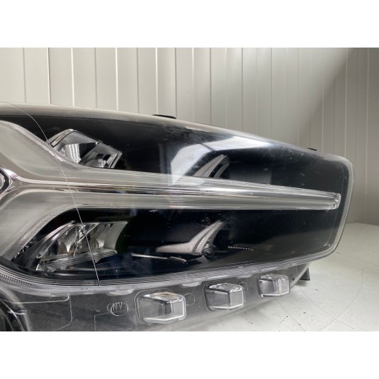 Far dreapta VOLVO XC40 2018+ MID LED 31655991