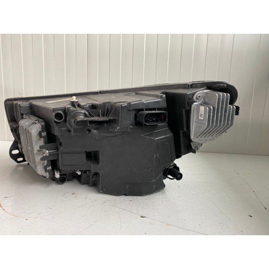 Far dreapta VOLVO XC40 2018+ MID LED 31655991