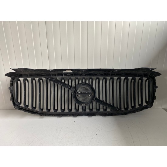 Grila bara fata MOMENTUM Volvo XC60 2018-2022 31425537 31457606