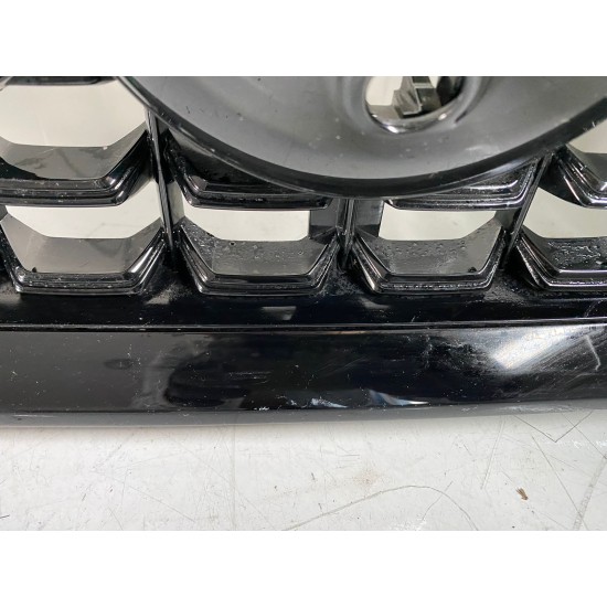 Front bumper grille with camera VOLVO XC60 R-DESIGN 2022+ FACELIFT 32133812 32409198 32291026