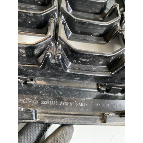 Front bumper grille with camera VOLVO XC60 R-DESIGN 2022+ FACELIFT 32133812 32409198 32291026