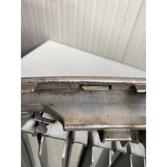 Front Bumper Grille Volvo XC90 Inscription 2015-2020 31425936 31425933 31425096 31425020