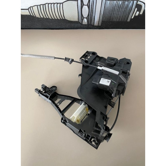 Broasca Incuietoare Usa Stanga Fata Volvo XC40 31440997