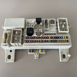 Fuse Box Volvo S40 V50 C30 C70 8690719 31327215