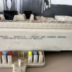 Fuse Box Volvo S40 V50 C30 C70 8690719 31327215