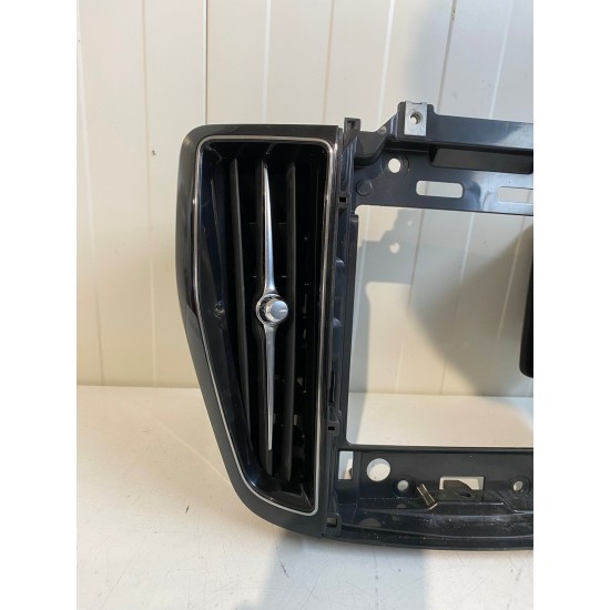 Grila centrala bord VOLVO XC60 2018+ 31417738 31477274 31477275 31417742 31417744