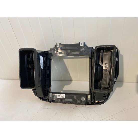 Grila centrala bord VOLVO XC60 2018+ 31417738 31477274 31477275 31417742 31417744