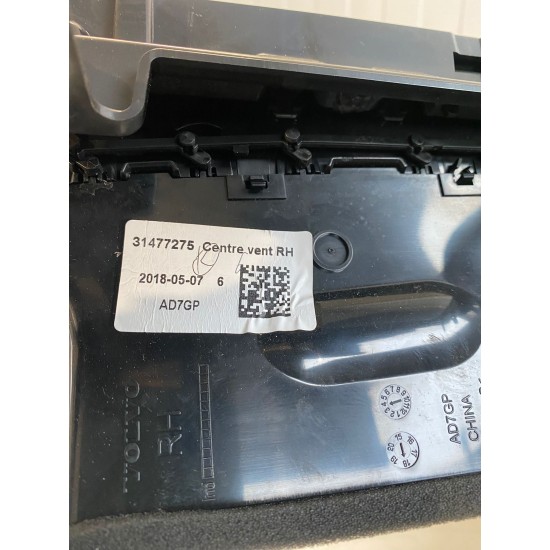Grila centrala bord VOLVO XC60 2018+ 31417738 31477274 31477275 31417742 31417744