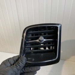 Grila aer bord stanga VOLVO XC60 2018+ 31477272 31417691 31417572