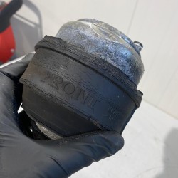 Tampon motor Volvo XC90 XC70 V70 S80 S60 30680751