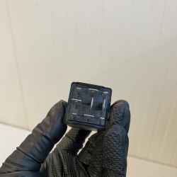 Releu servotronic VOLVO XC90 2003-2007 30635823