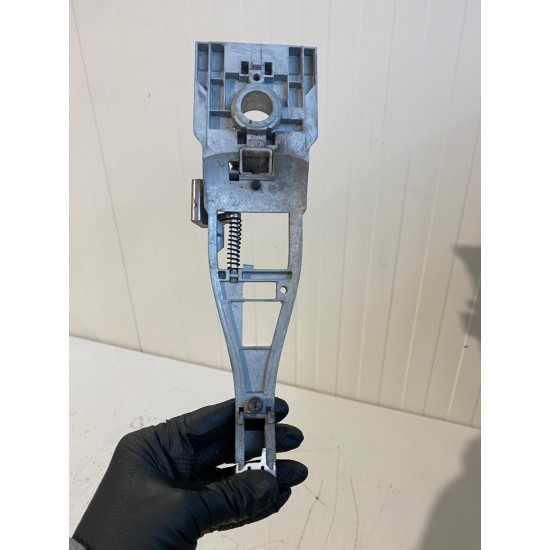 Suport maner antimoniu usa stanga fata VOLVO XC90 2003-2014 31253175