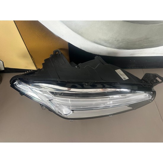 Right headlight FULL LED Volvo XC90 2018+ 31468919