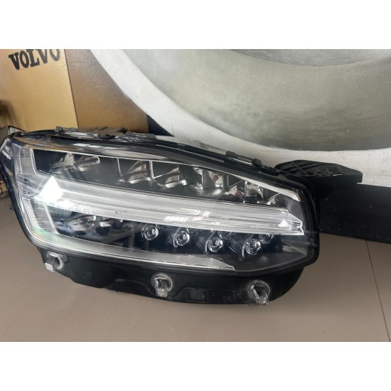 Right headlight FULL LED Volvo XC90 2018+ 31468919