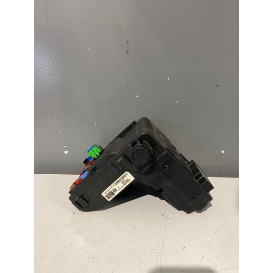 Fuse box CEM H VOLVO S60 V70 XC90 XC70 30795115 31394157