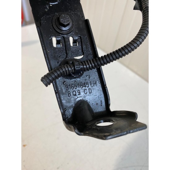 Radiator mount bracket left VOLVO S60 V60 2019-2025 31651845 31468229