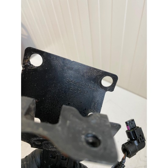 Radiator mount bracket left VOLVO S60 V60 2019-2025 31651845 31468229