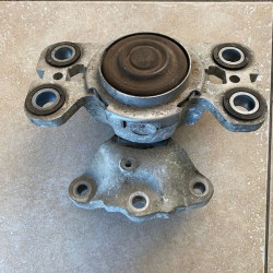 Engine mounting left Volvo S60 V60 S80 V70 XC60 XC70 31401307