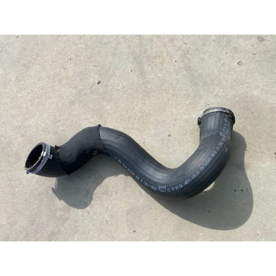 INTERCOOLER PIPE TURBO HOSE Volvo S80 V70 XC70 30792545