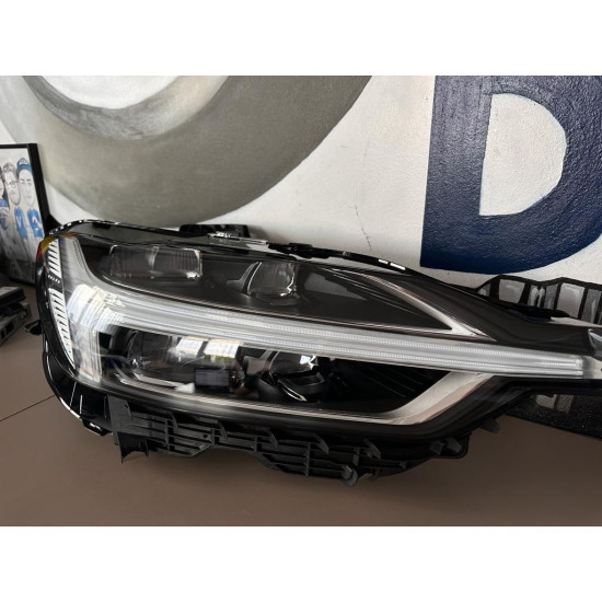 Right headlight FULL LED Volvo XC60 32133557