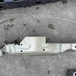 Right fender bracket Volvo S90 