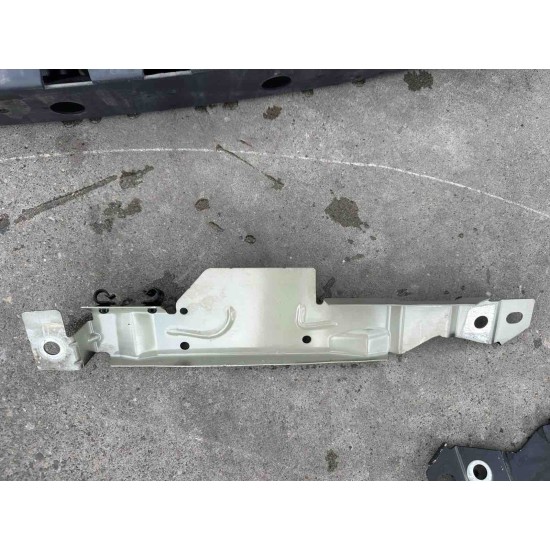 Right fender bracket Volvo S90 