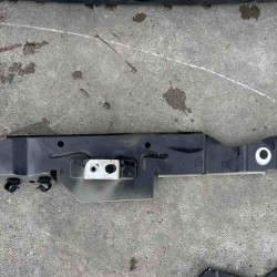 Right fender bracket Volvo S90 