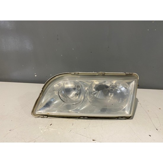 Far stanga Volvo S40 V40 2001-2004 30899682 