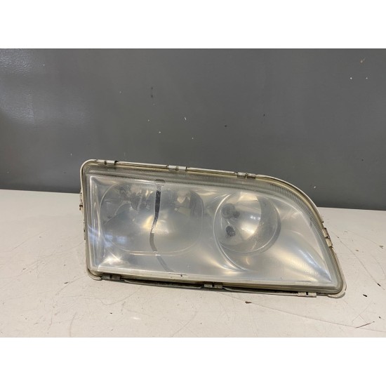 Far dreapta Volvo S40 V40 2001-2004 30899683 Far dreapta Volvo S40 V40 2001-2004 30899683