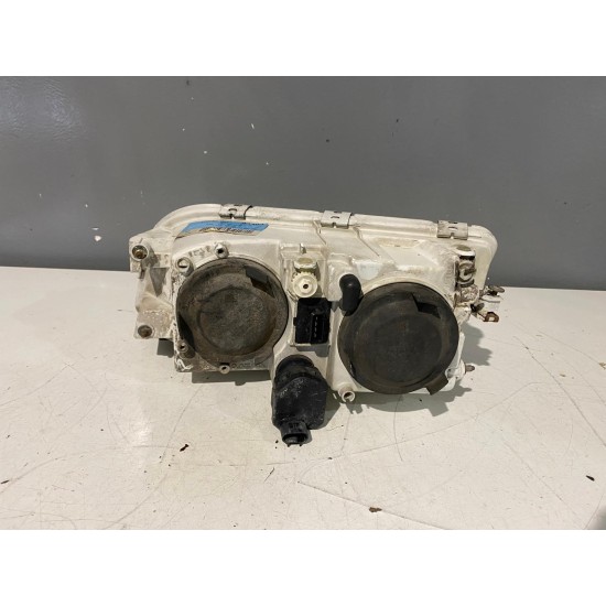 Far dreapta Volvo S40 V40 2001-2004 30899683 Far dreapta Volvo S40 V40 2001-2004 30899683