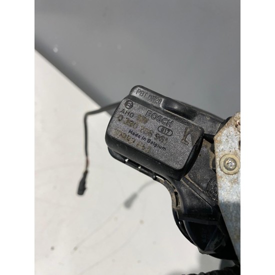 Motoras stergator far stanga VOLVO S40 2001-2004 30882643 Motoras stergator far stanga VOLVO S40 2001-2004 30882643