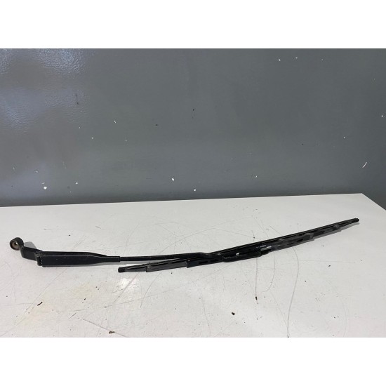 Windscreen wiper arm right front VOLVO S40 2001-2004 30874361