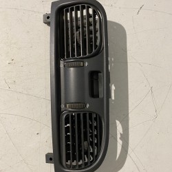 Grila centrala Volvo S40 V40 2001-2004 30613950 