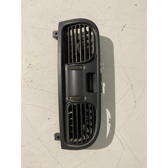 Grila centrala Volvo S40 V40 2001-2004 30613950 