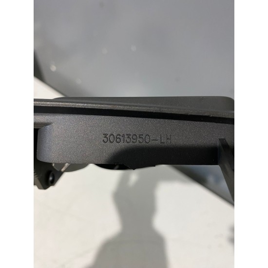 Grila centrala Volvo S40 V40 2001-2004 30613950 